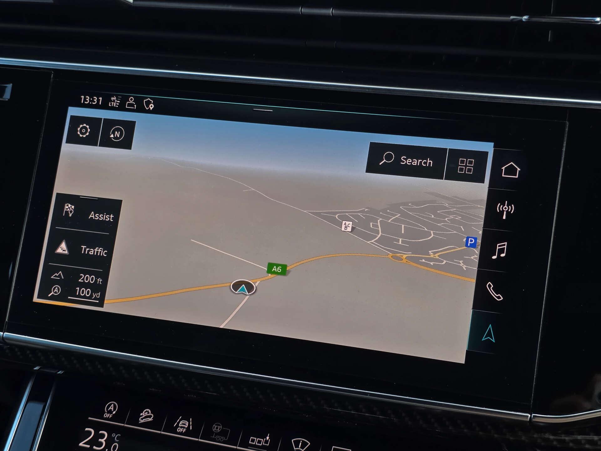Audi Q8 view 36