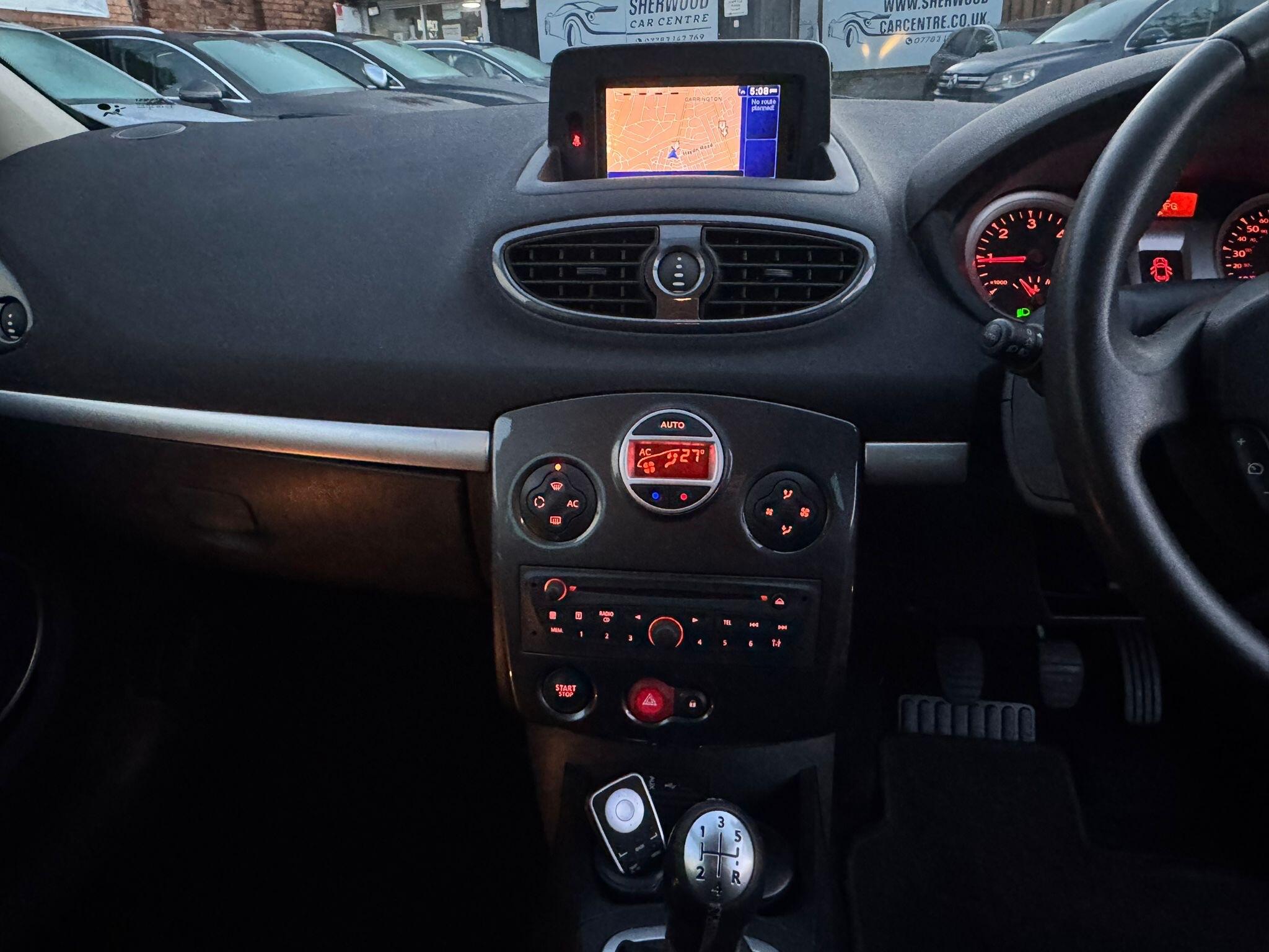2010 Renault Clio image 19