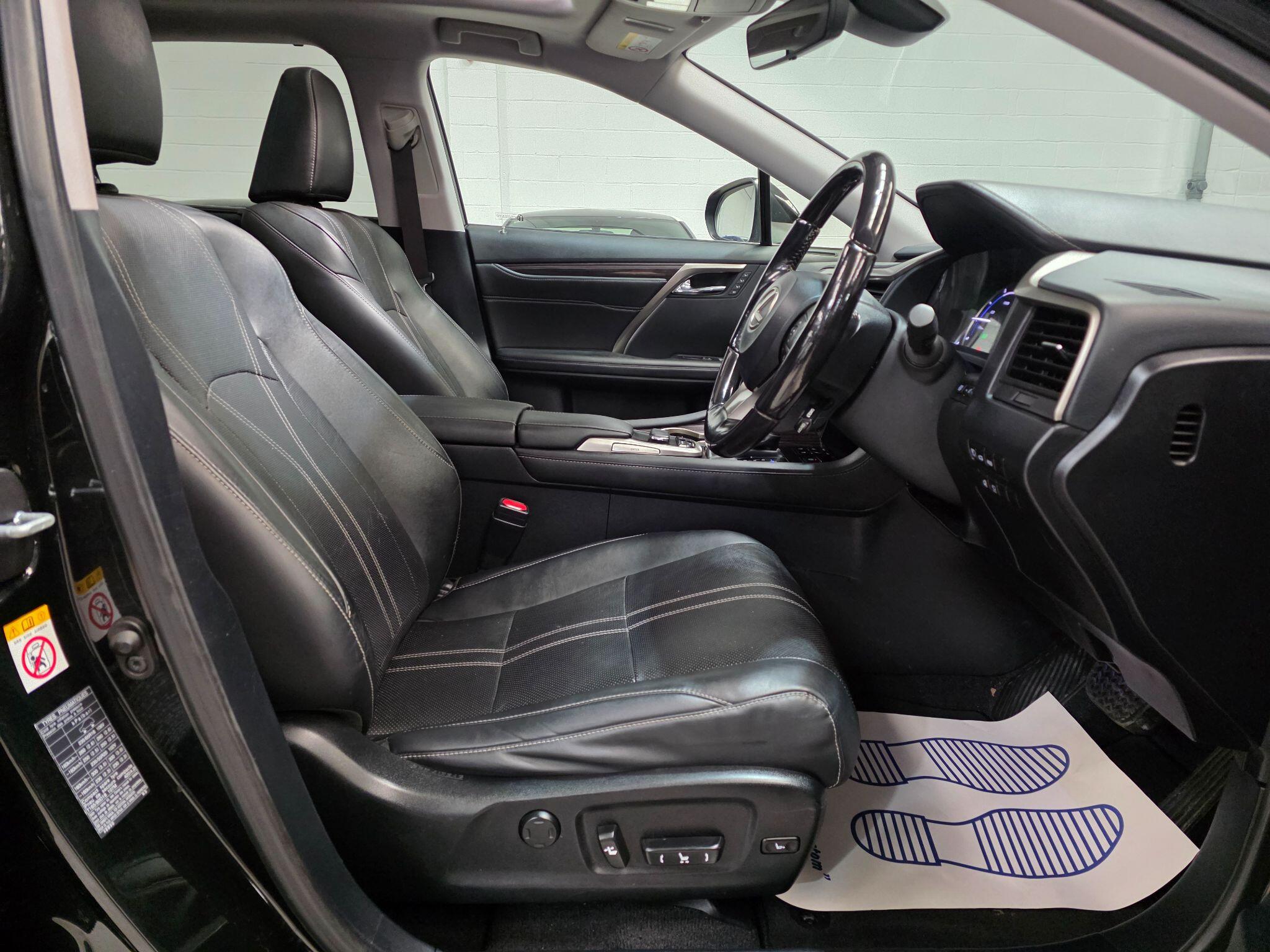 Lexus RX view 6