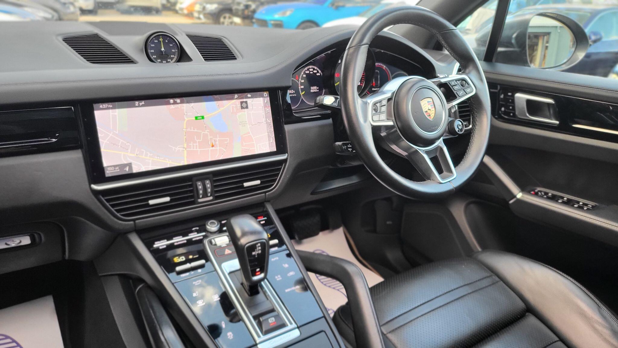 Porsche Cayenne view 13