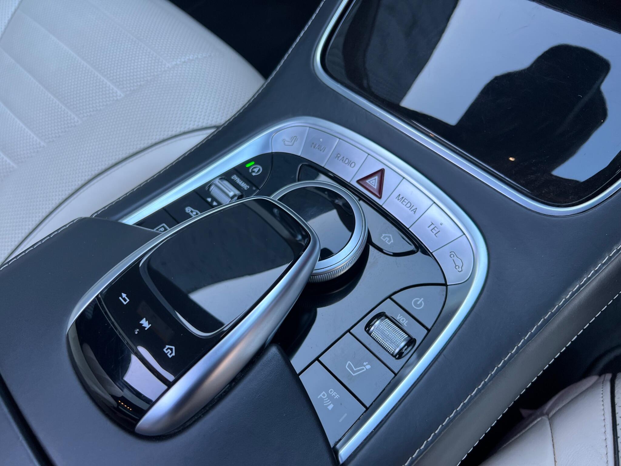 Mercedes-Benz S-Class view 26
