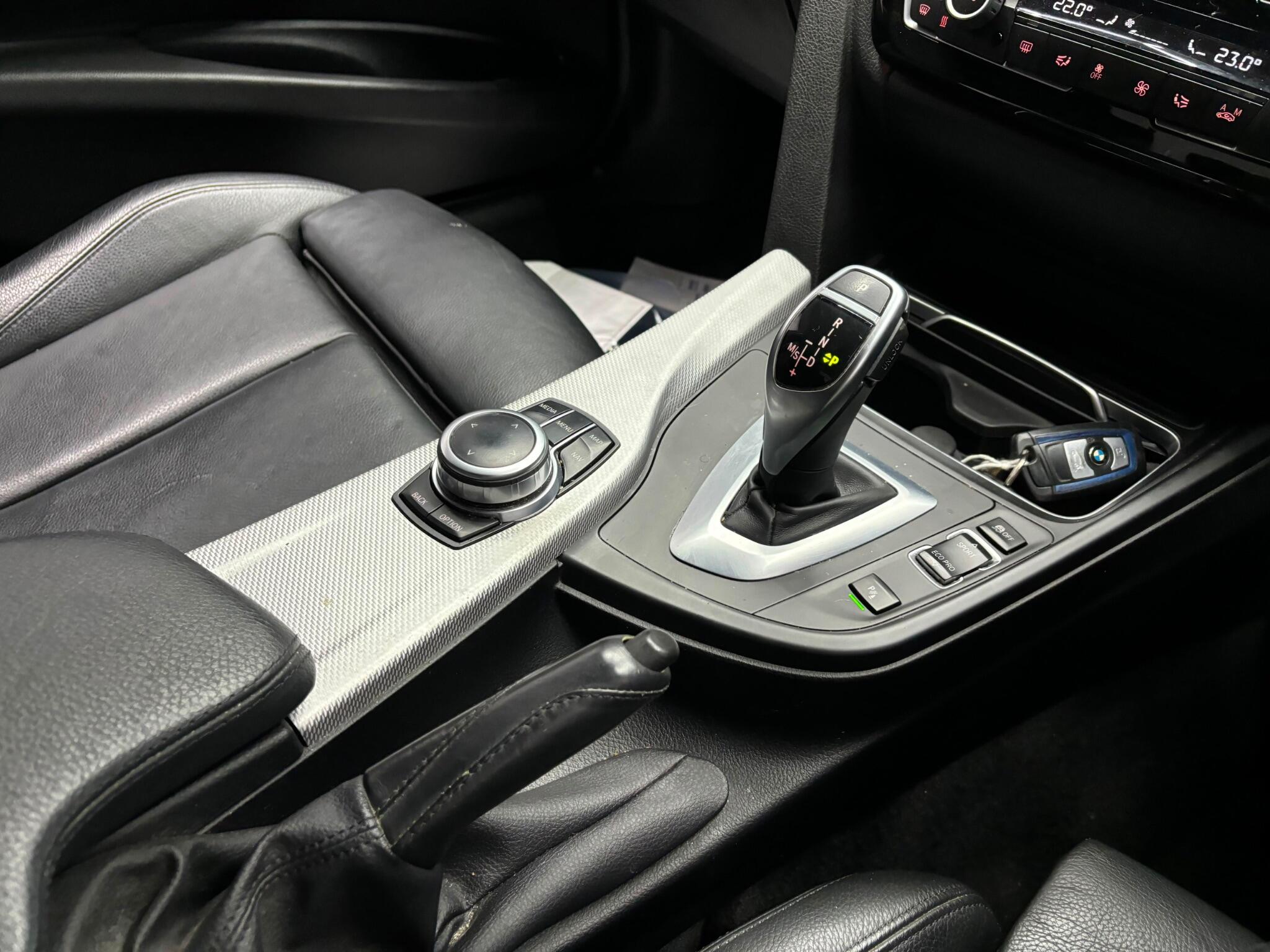 BMW 3 Series view 19