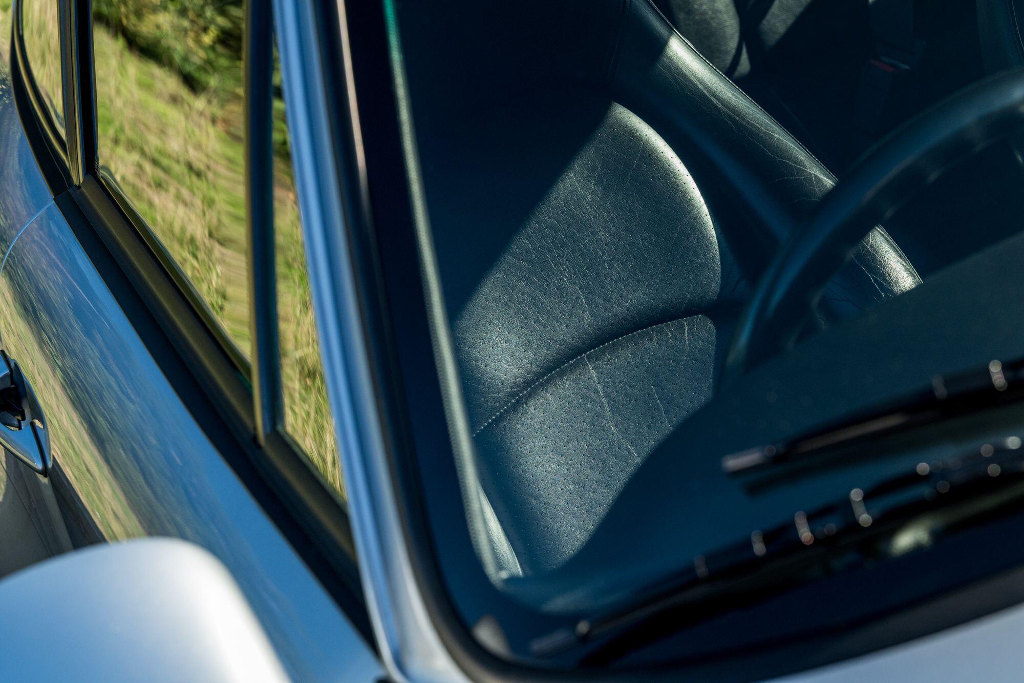 Porsche 911 view 16