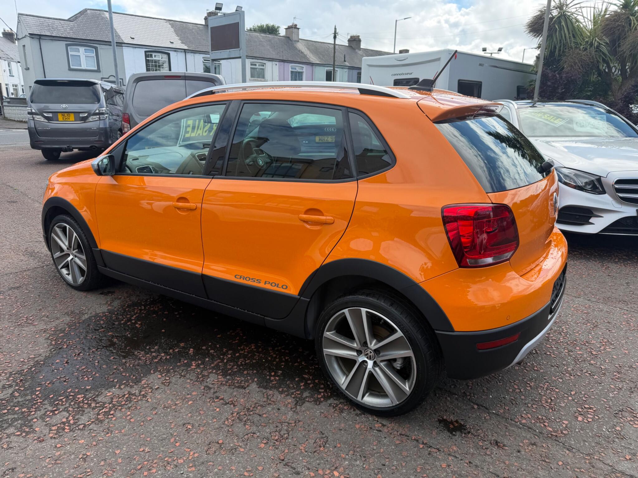 Volkswagen Polo view 4