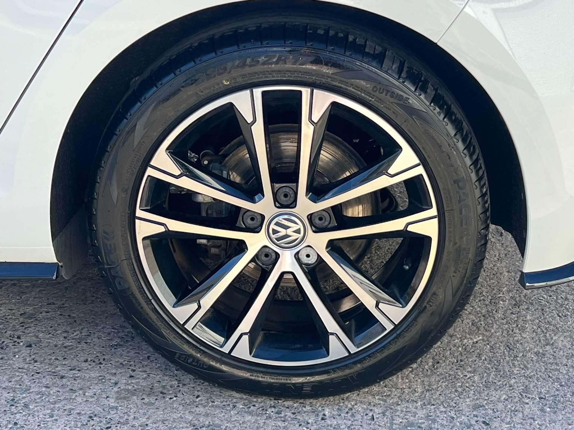 Volkswagen Golf view 54