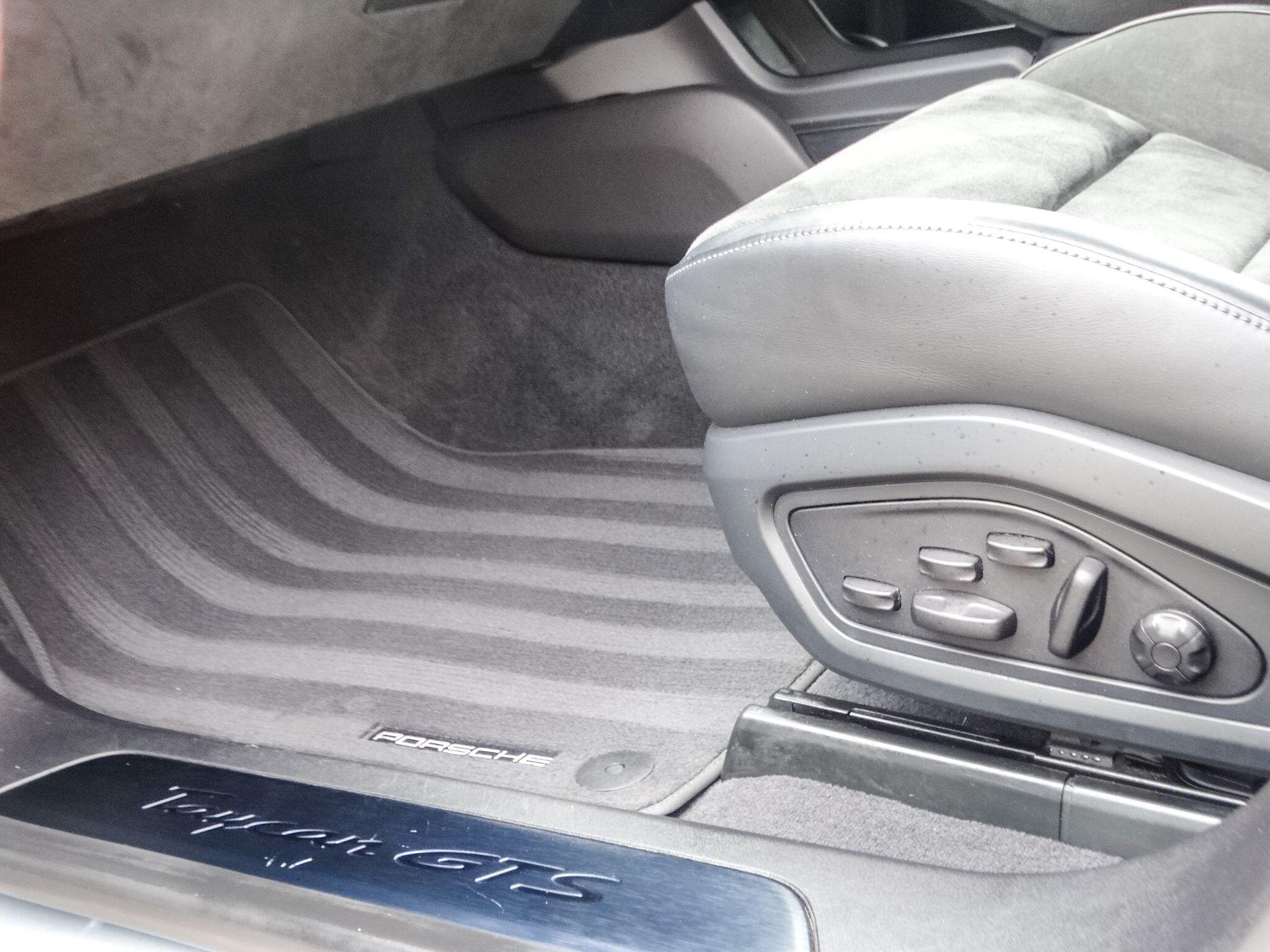 Porsche Taycan view 20