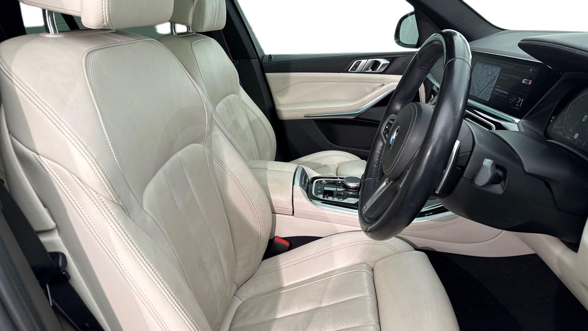 BMW X5 view 11