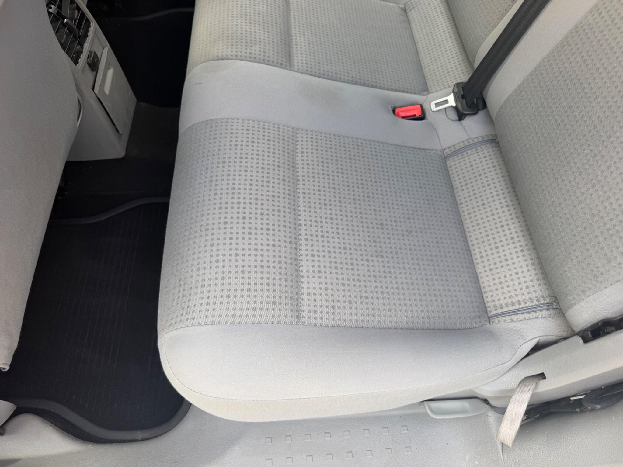 Volkswagen Caddy Maxi Life view 27