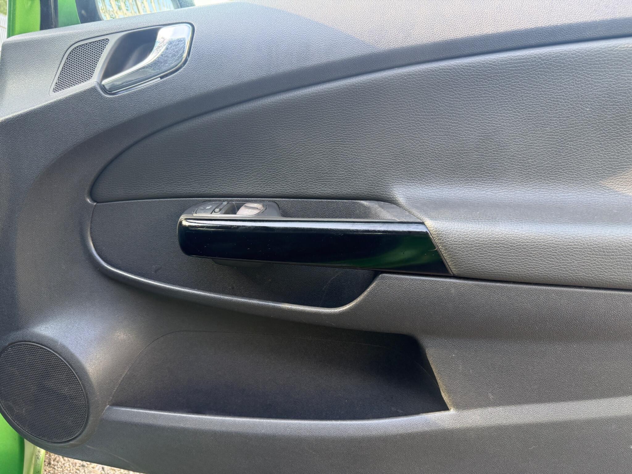 2013 Vauxhall Corsa image 34