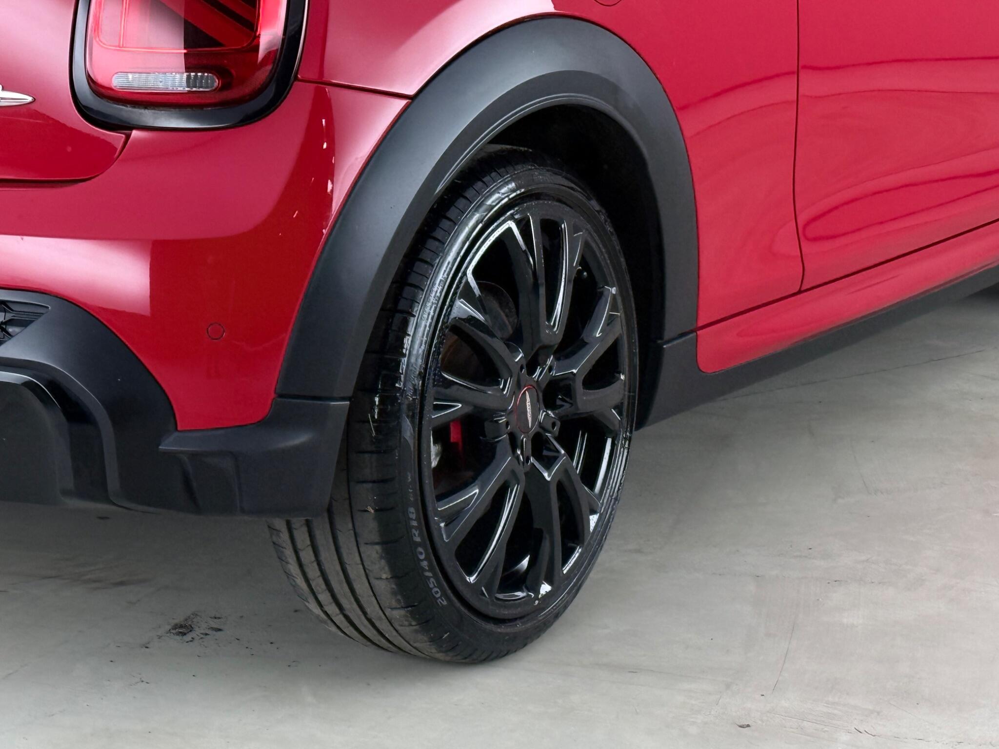 Mini Hatch view 11