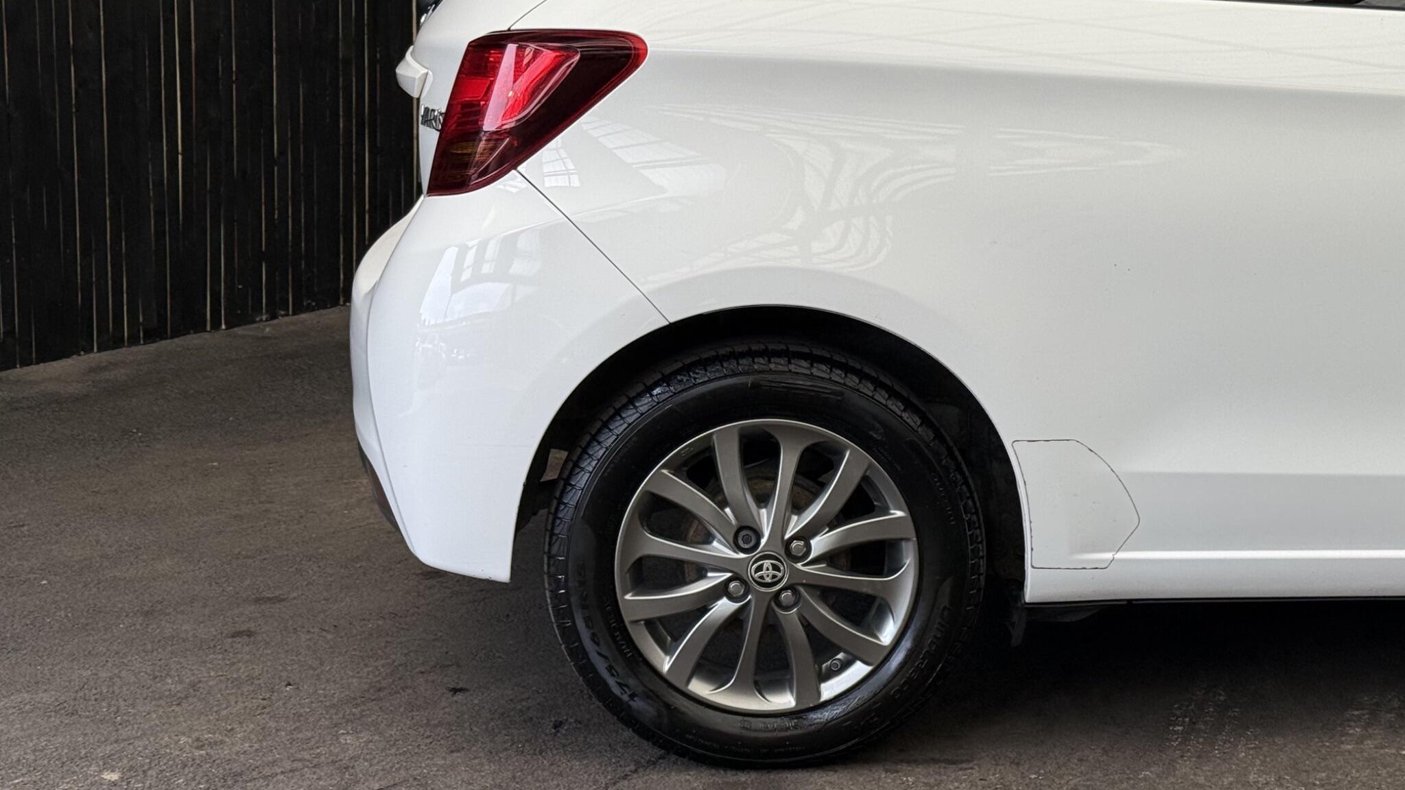 Toyota Yaris view 15
