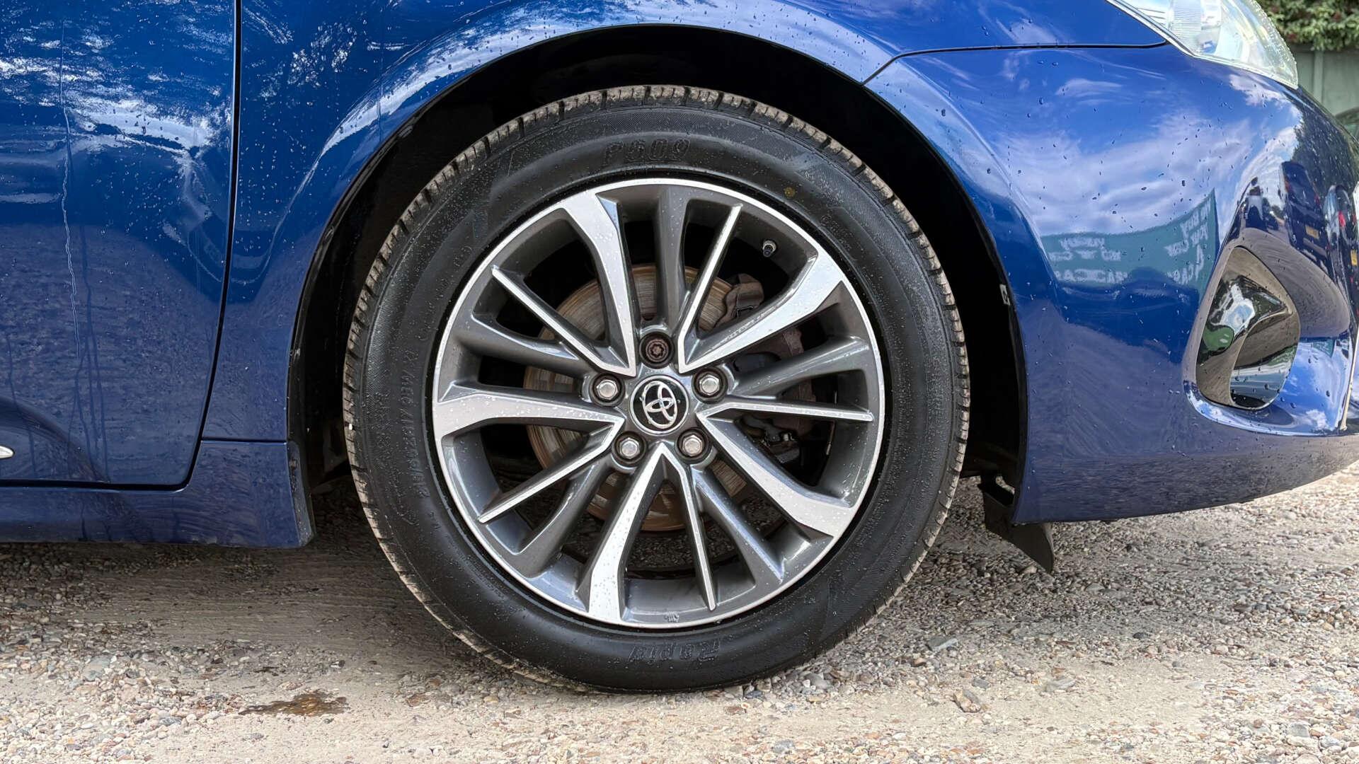 Toyota Avensis view 34