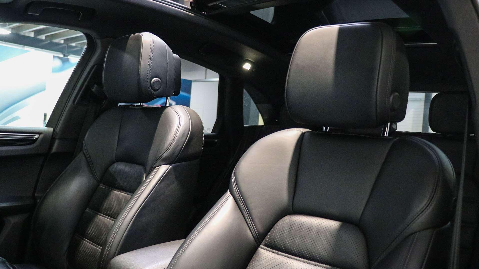 Porsche Macan view 18