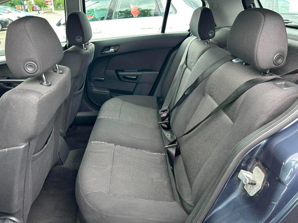 Vauxhall Astra view 16