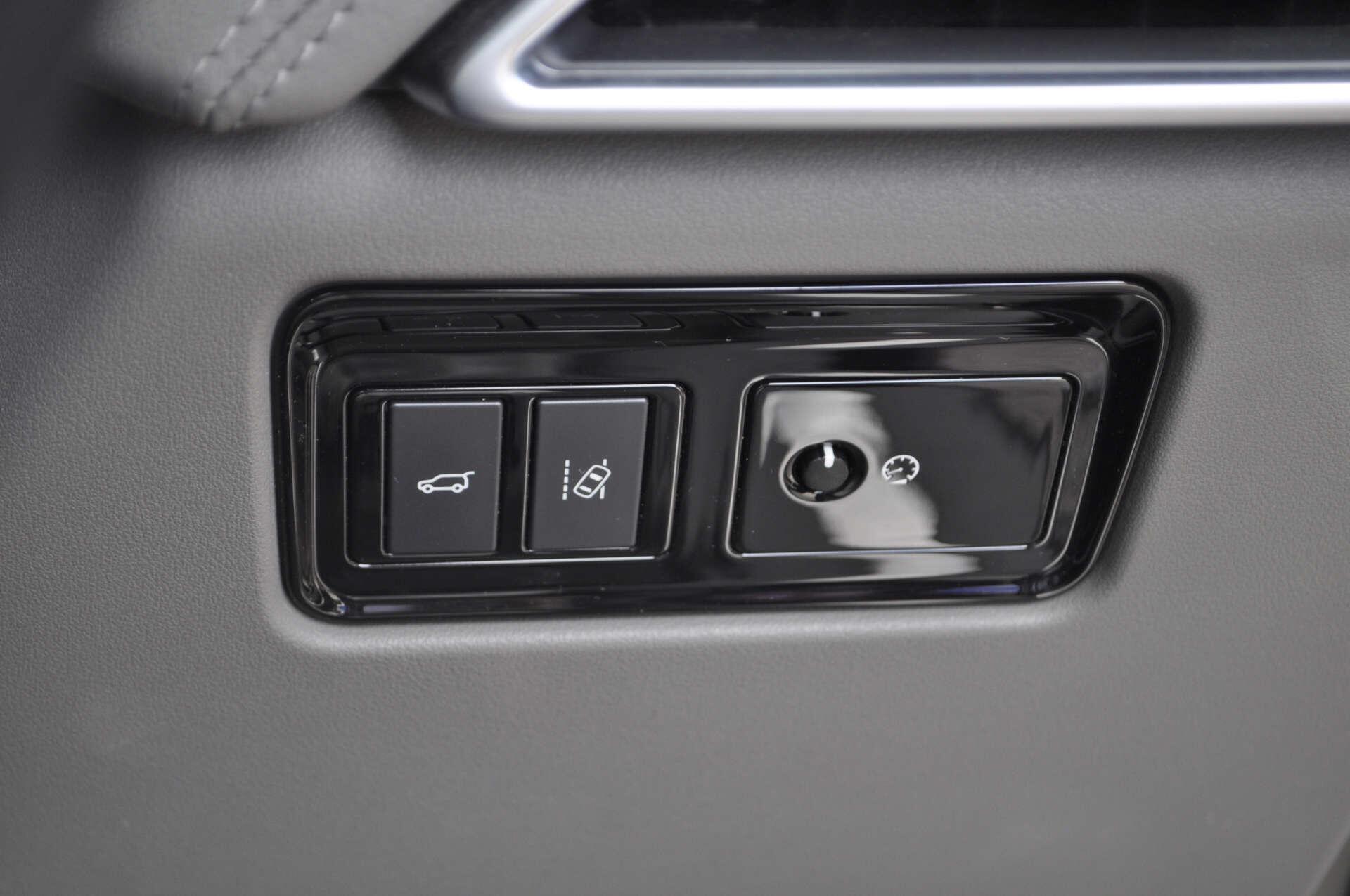 Jaguar F-Pace view 26
