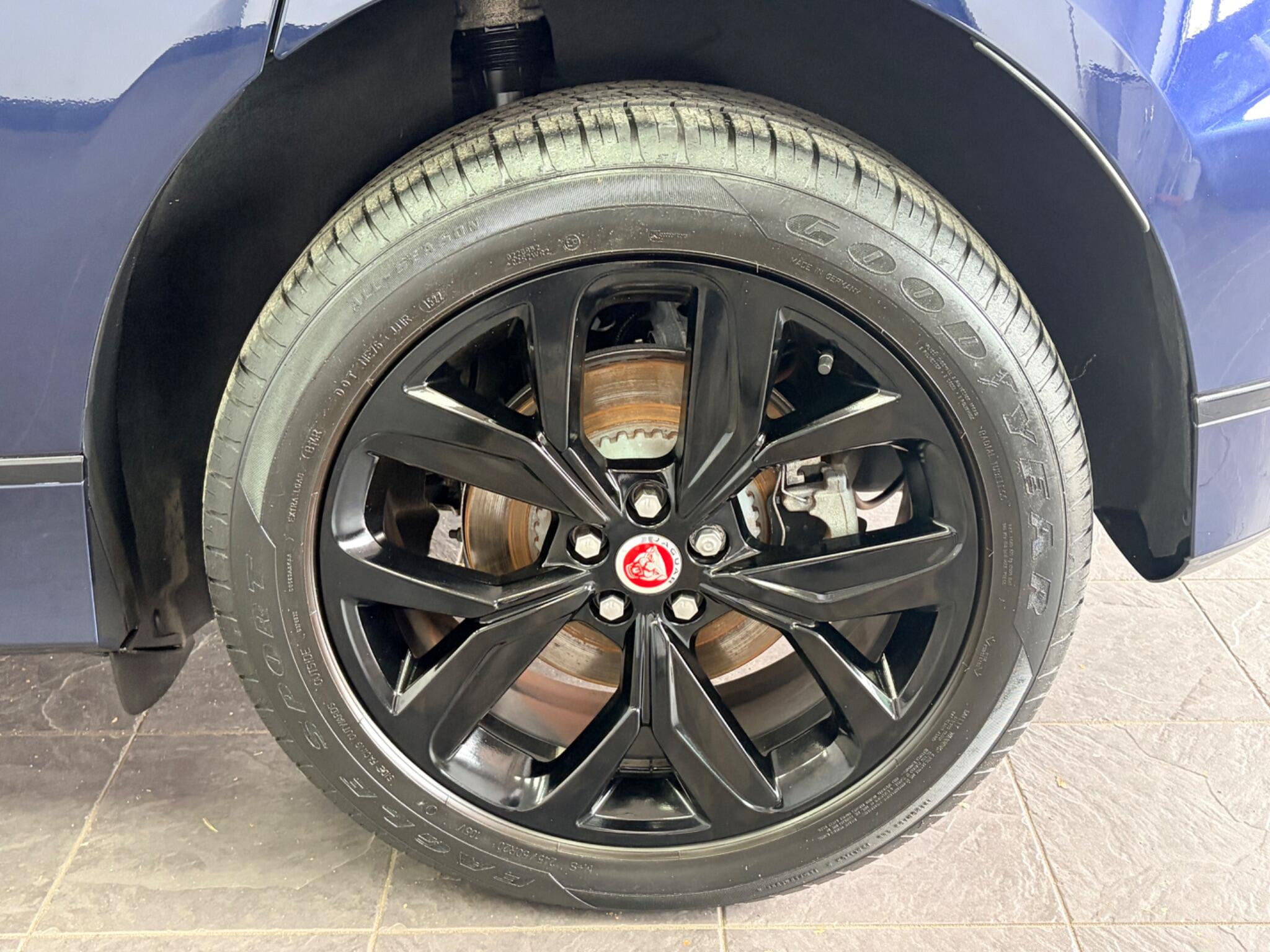 Jaguar I-Pace view 20
