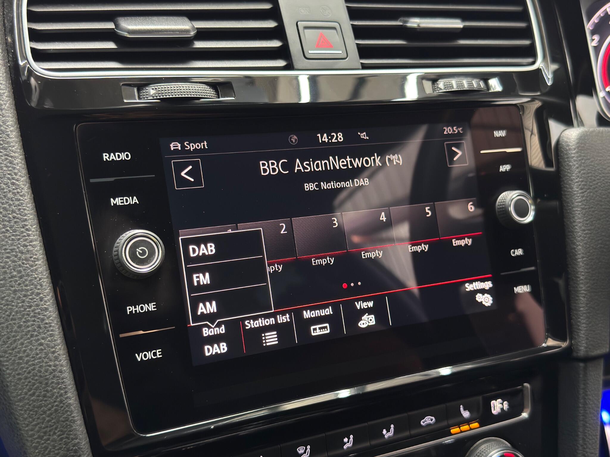 Volkswagen Golf view 26