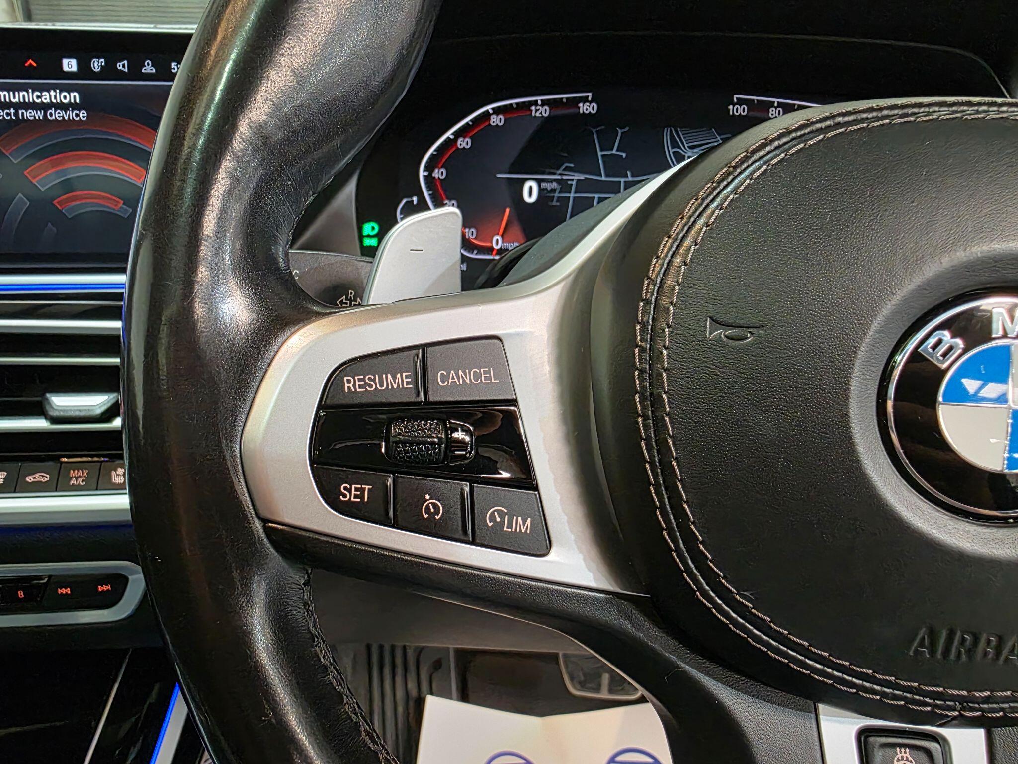 BMW X7 view 31