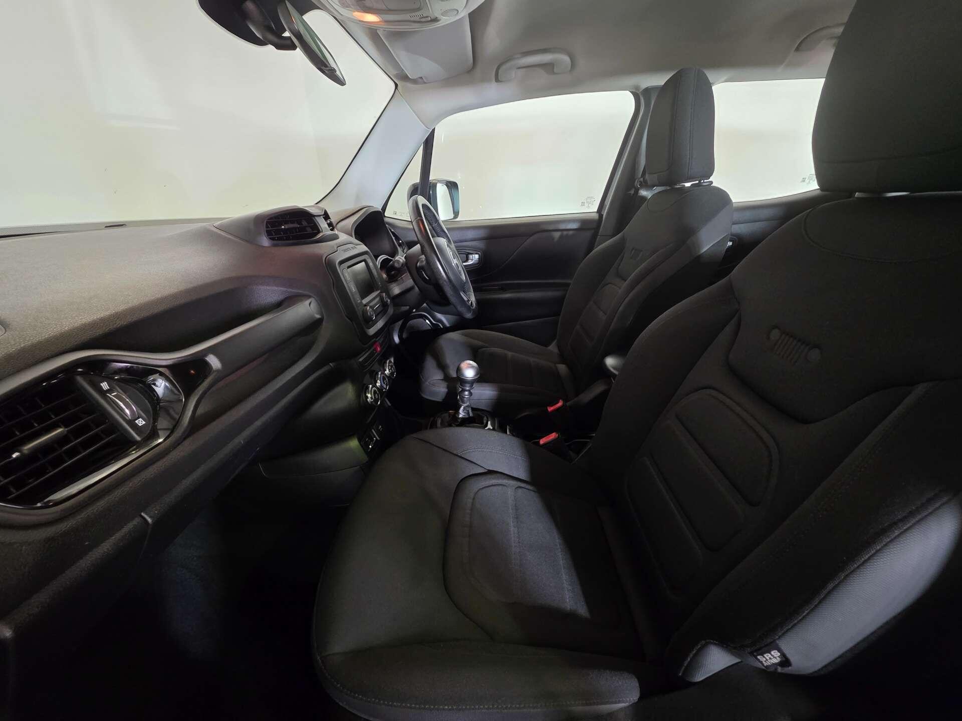Jeep Renegade view 48
