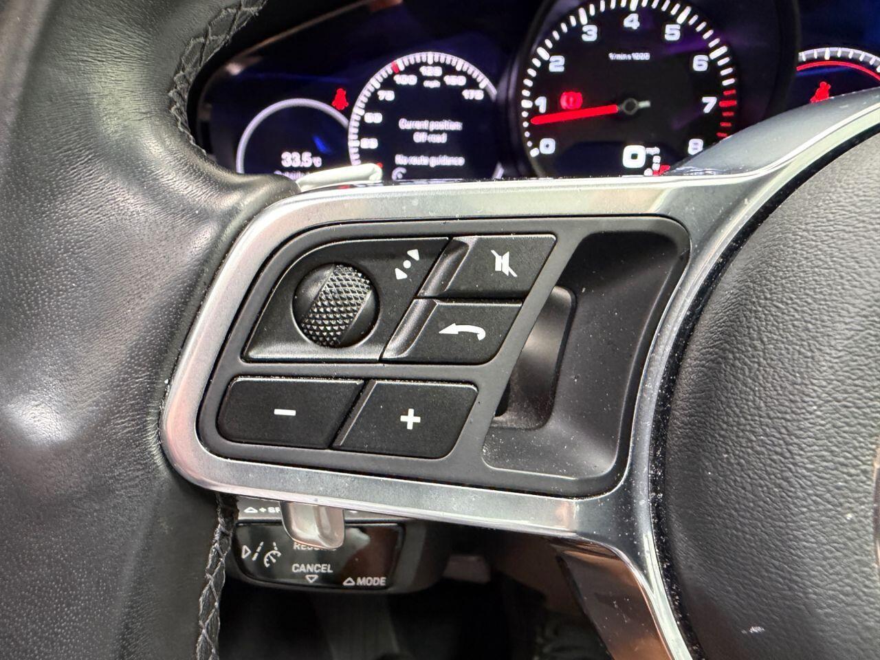 Porsche Cayenne view 38
