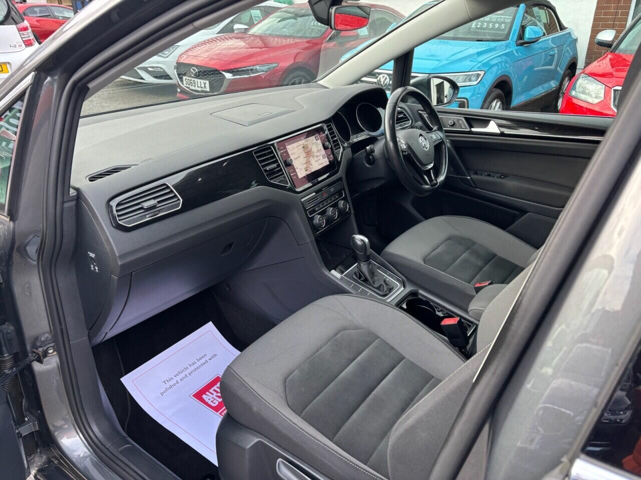 Volkswagen Golf SV view 10