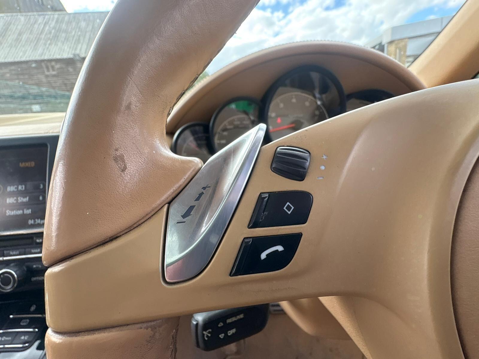 Porsche Cayenne view 27