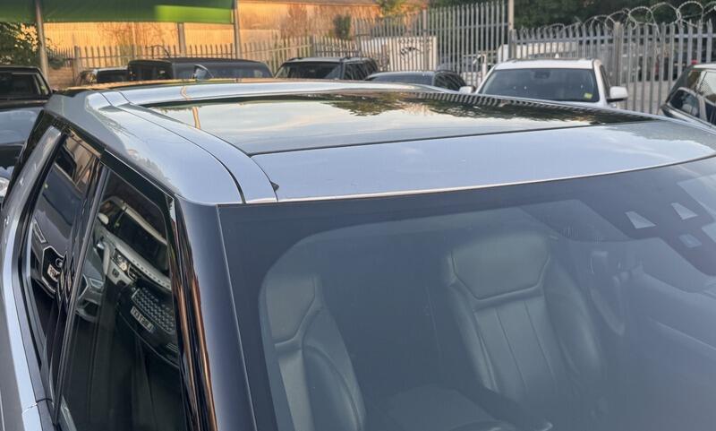 Land Rover Discovery 3 view 23