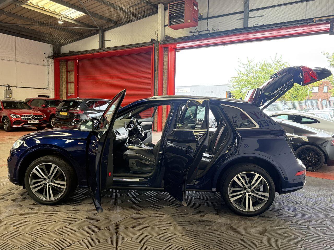 Audi Q5 view 13