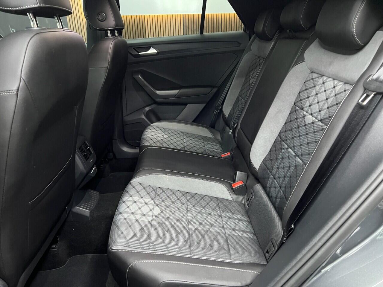 Volkswagen T-Roc view 44