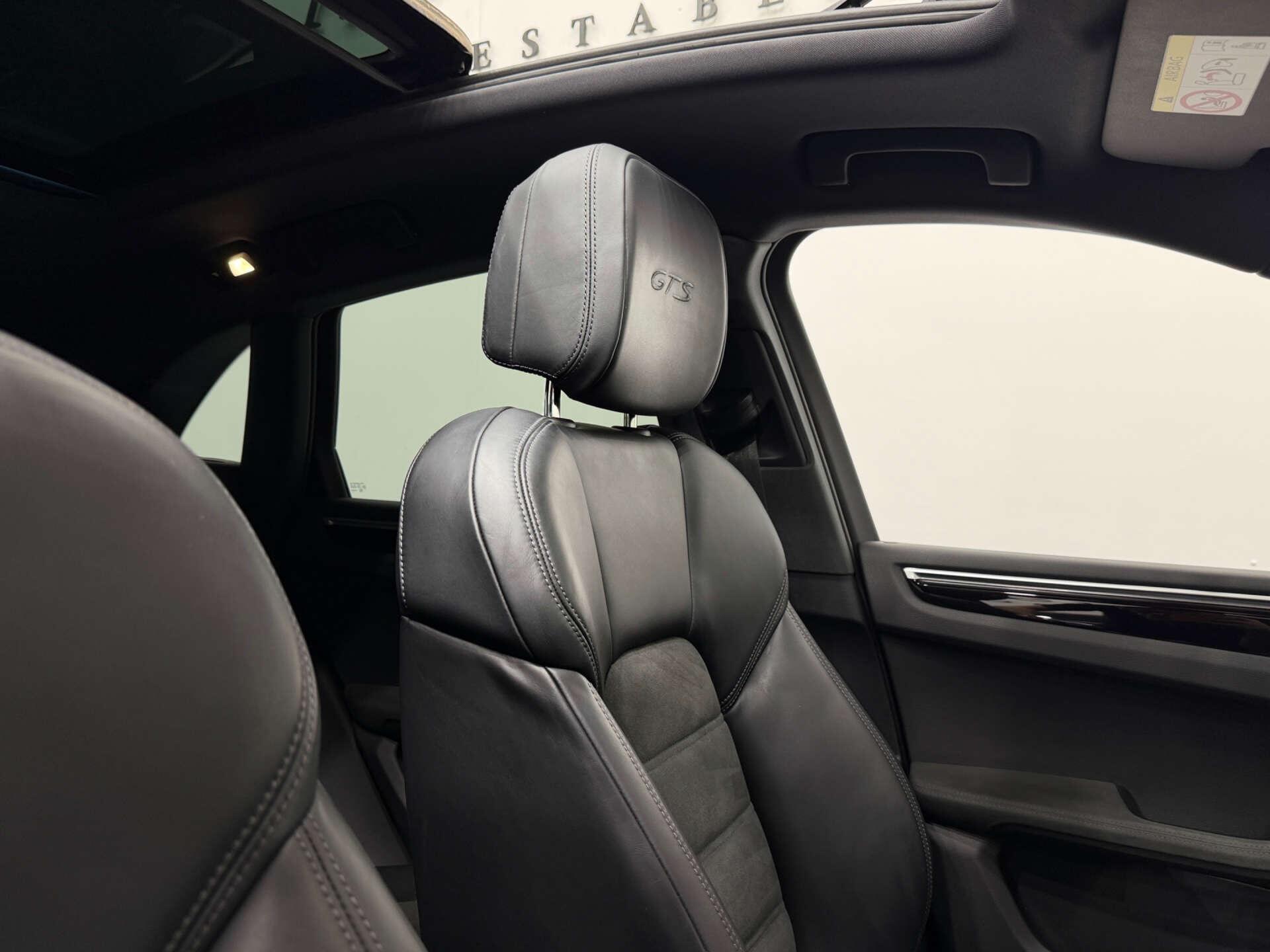 Porsche Macan view 43
