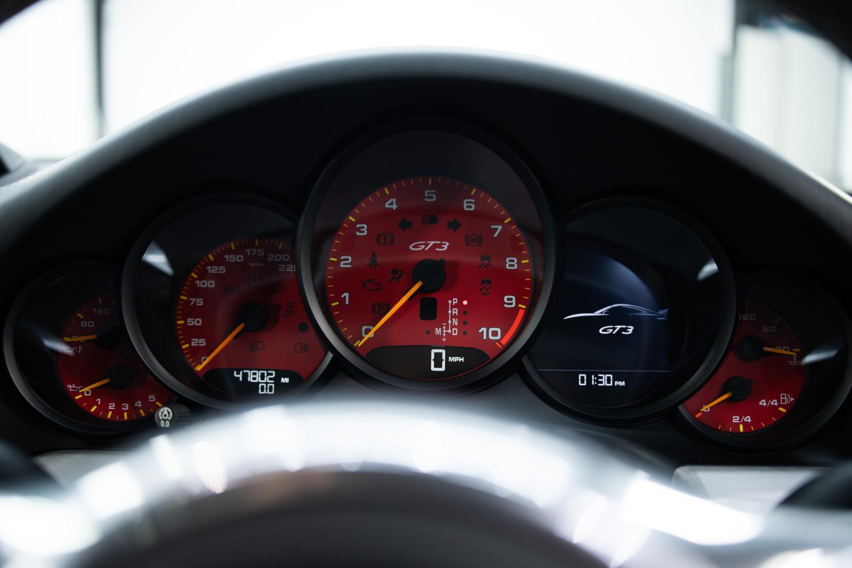 Porsche 911 view 13