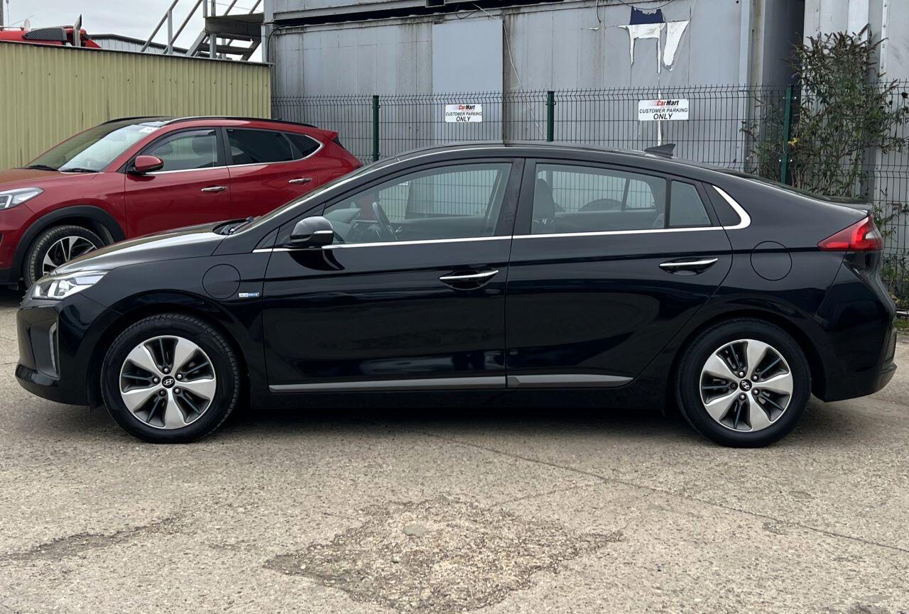 Hyundai Ioniq view 8