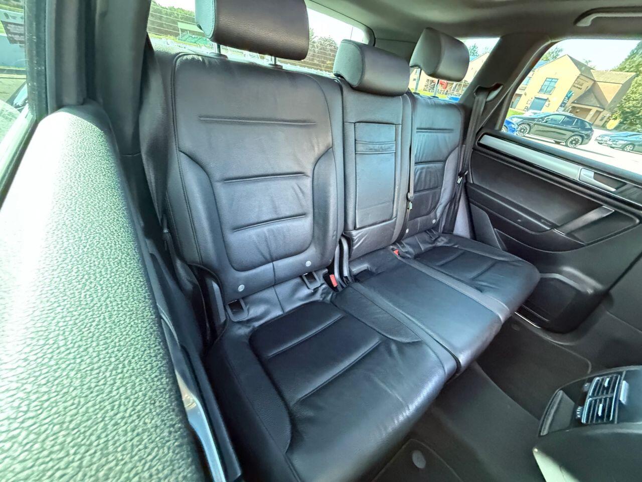 Volkswagen Touareg view 64
