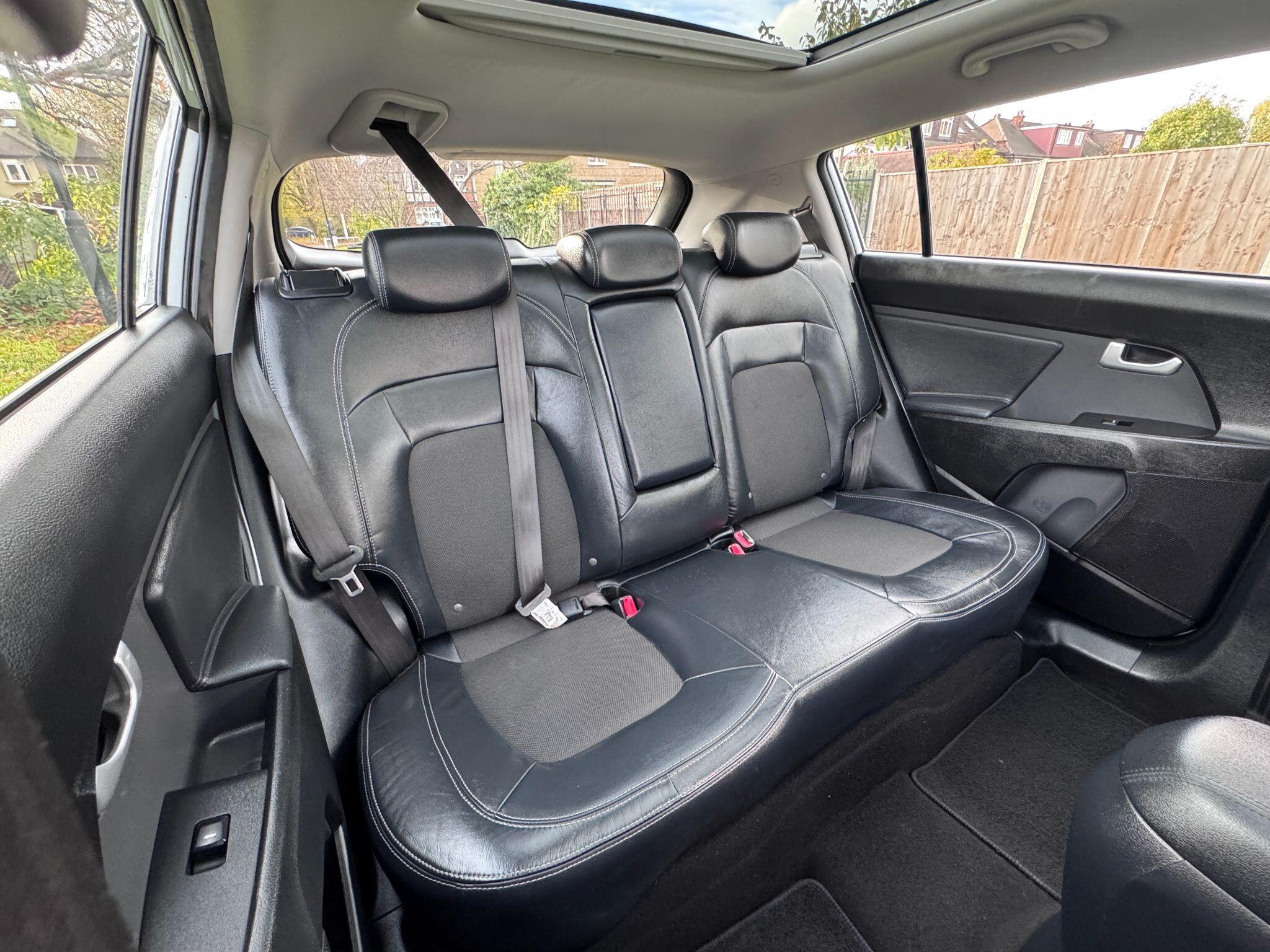 2015 Kia Sportage image 21