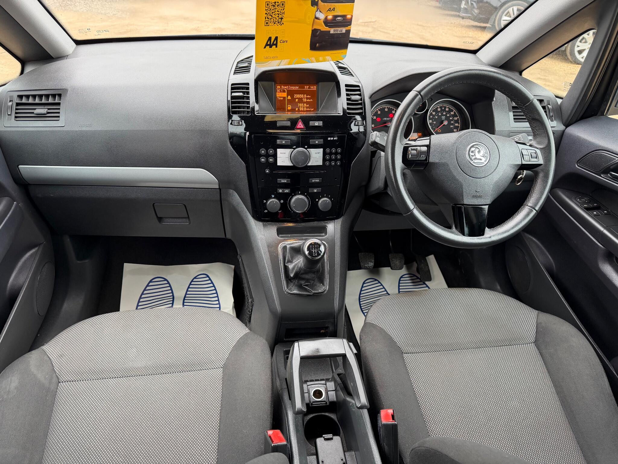 2012 Vauxhall Zafira 1.6 16V Excite Euro 5 5dr image 13