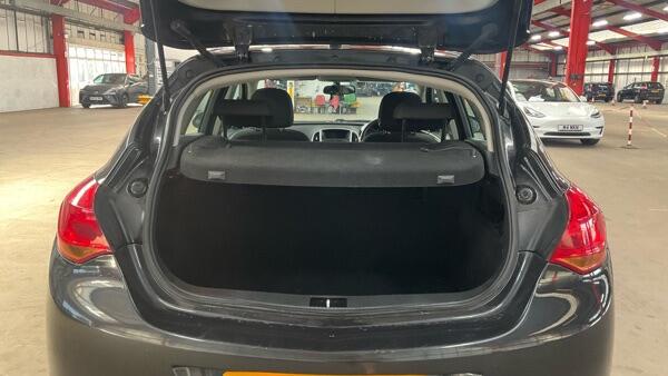 Vauxhall Astra view 9