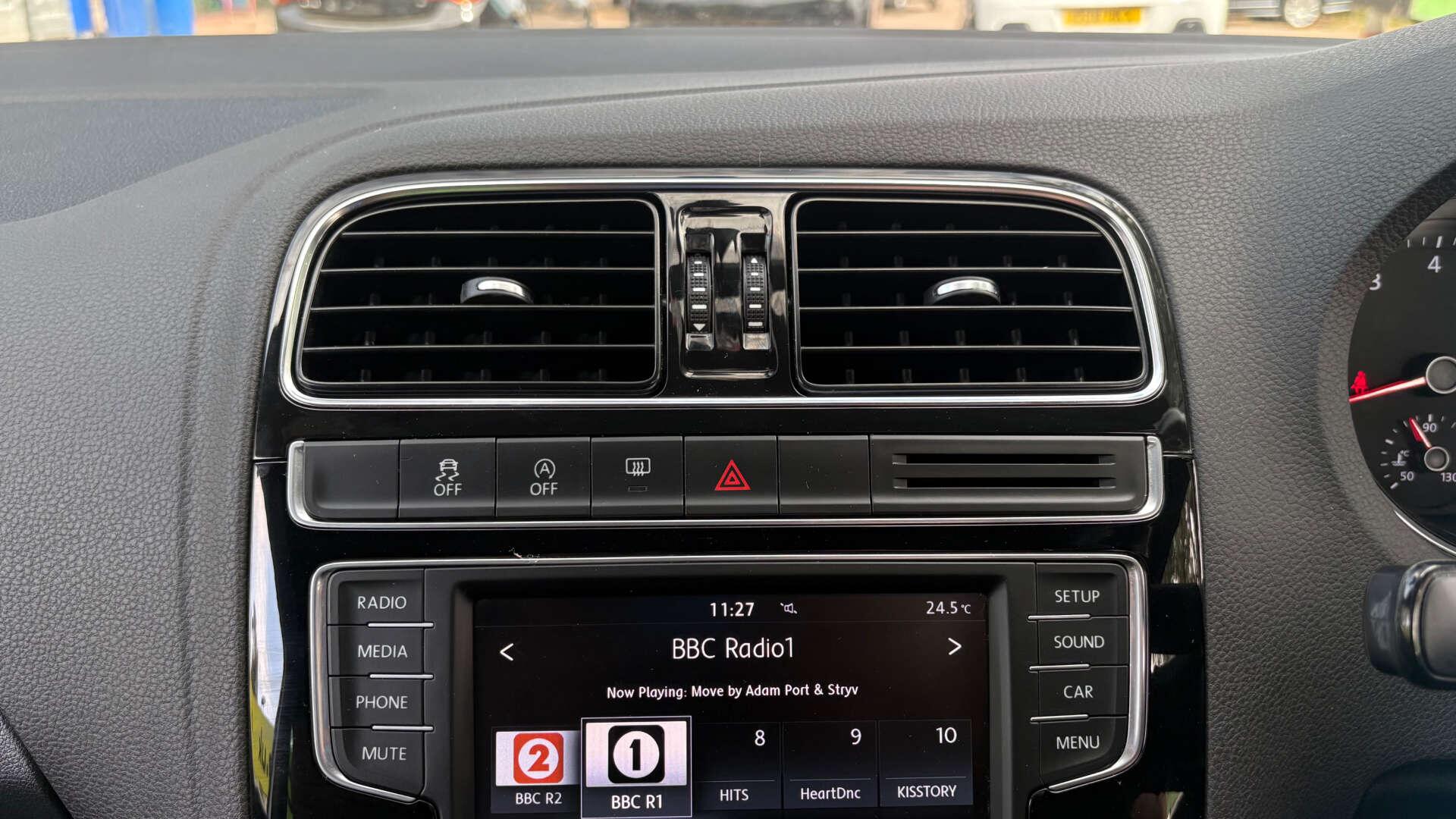 Volkswagen Polo view 23