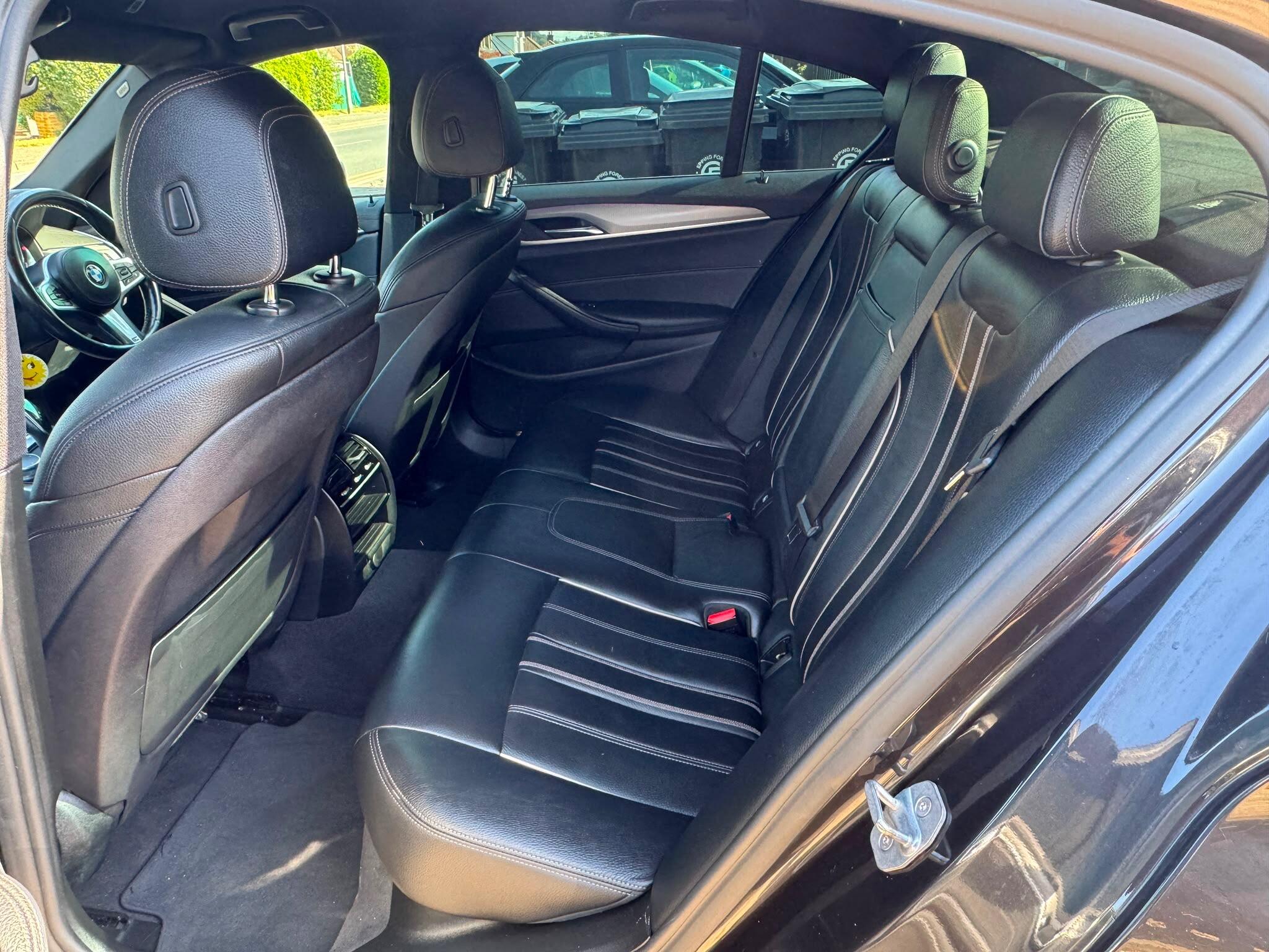 BMW 5 Series view 20