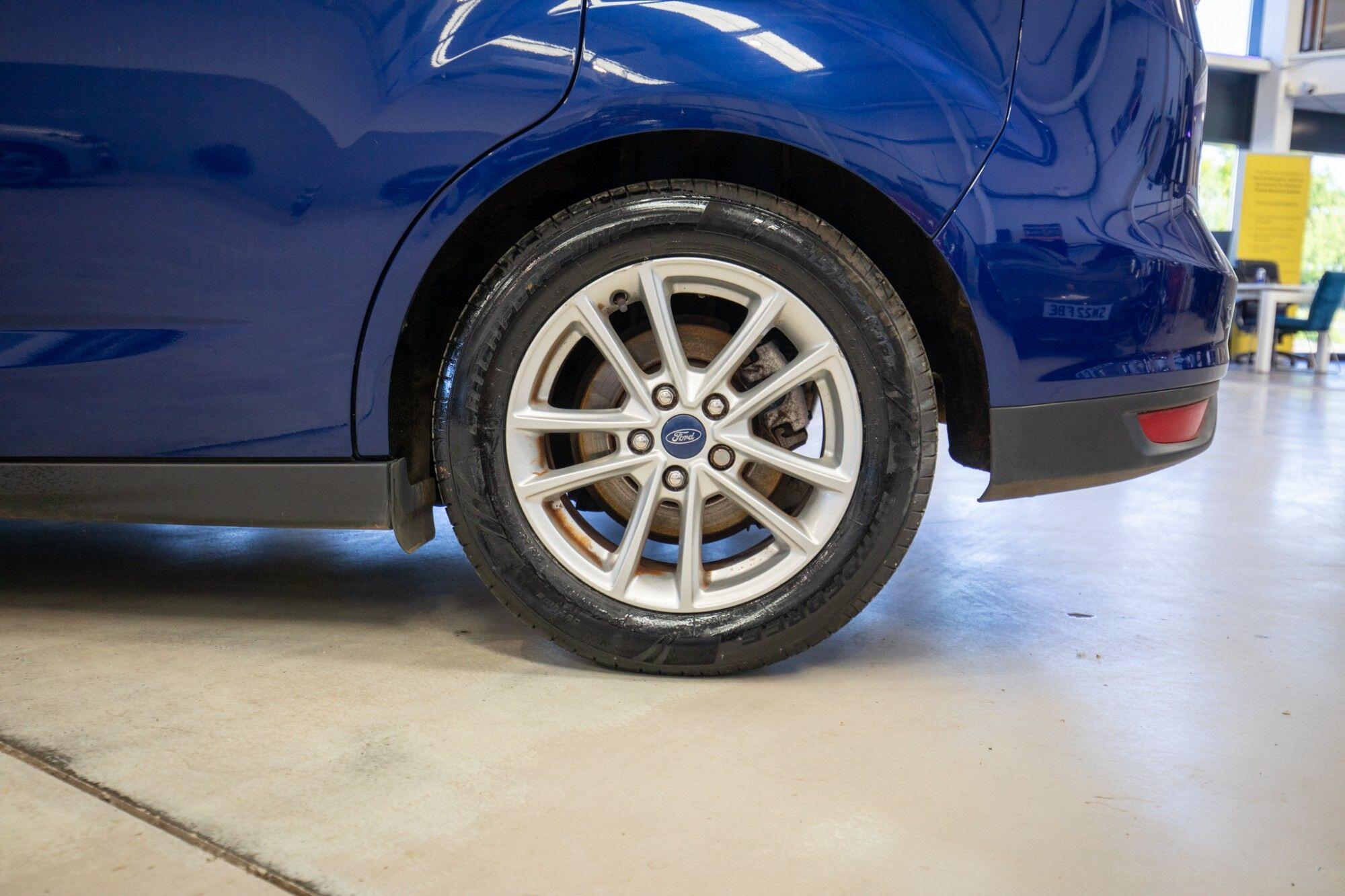 Ford C-Max view 6