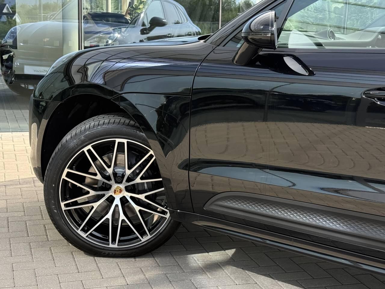 Porsche Macan view 48