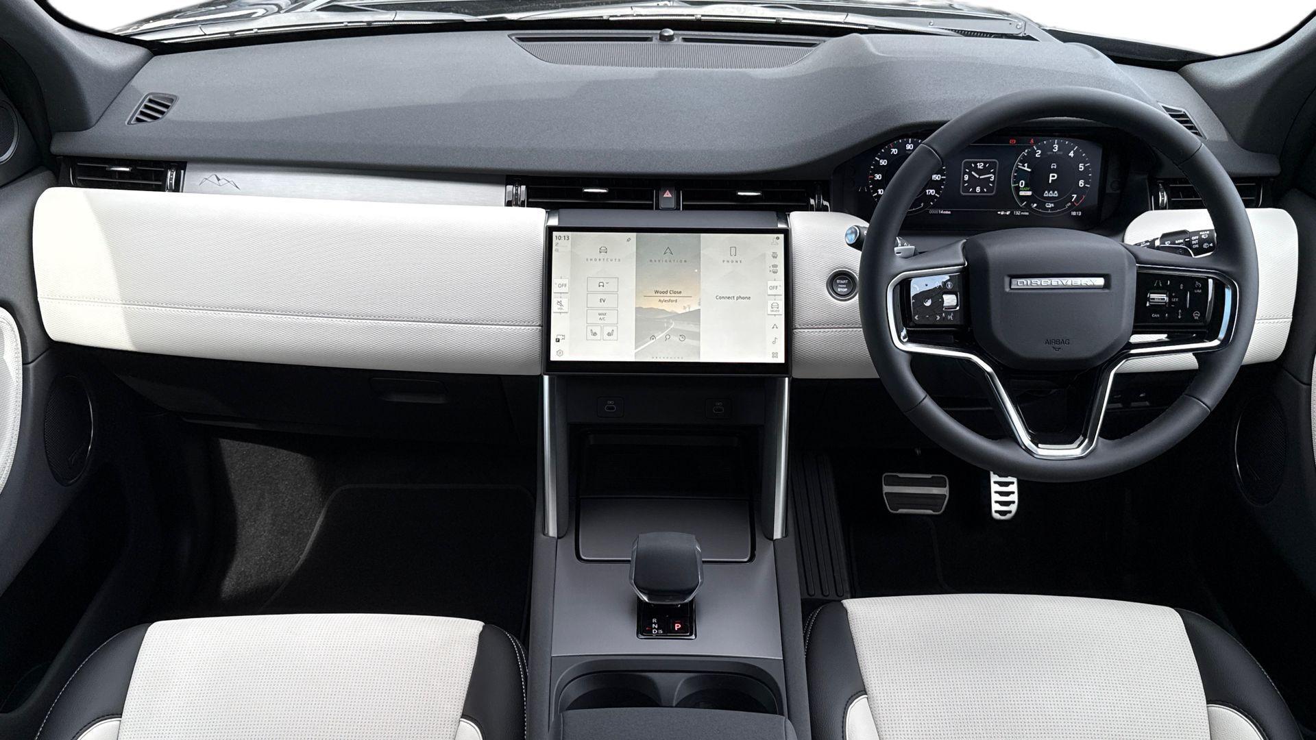 Land Rover Discovery Sport view 10