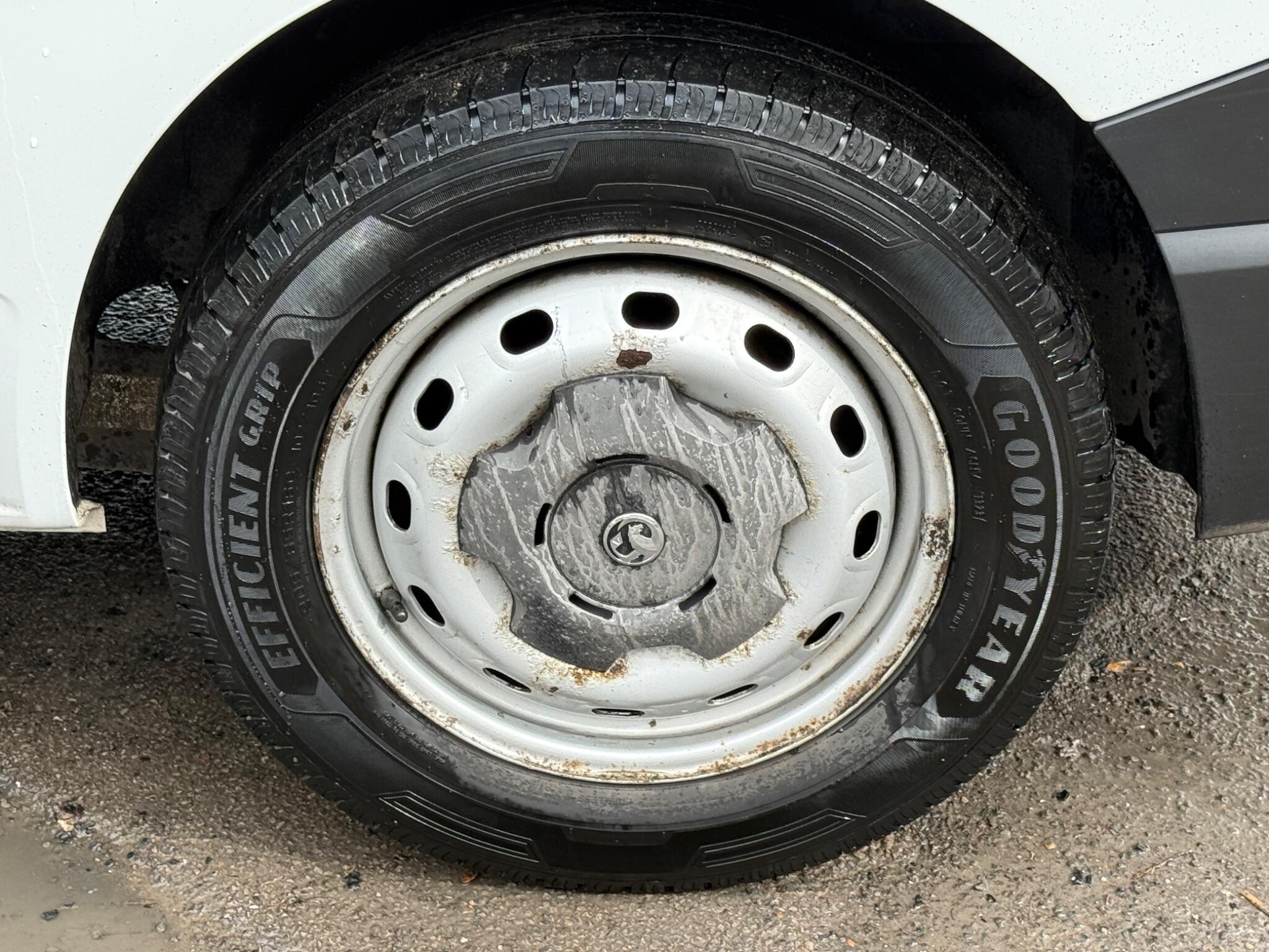 Vauxhall Vivaro - Image 30