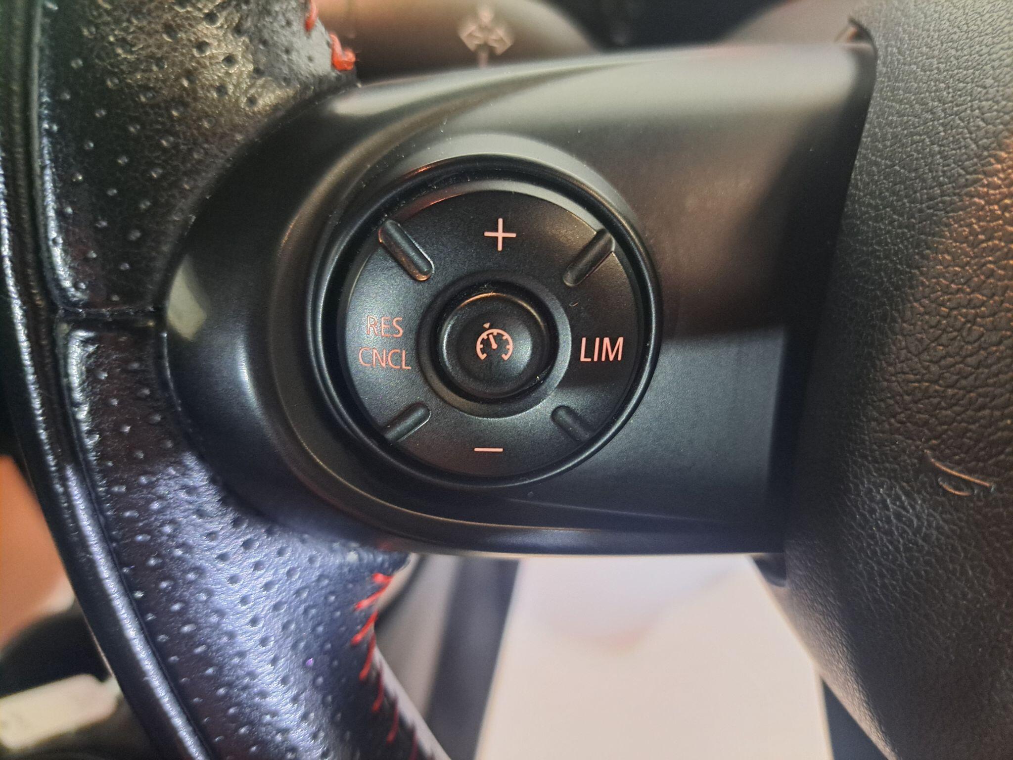 Mini Cooper view 16
