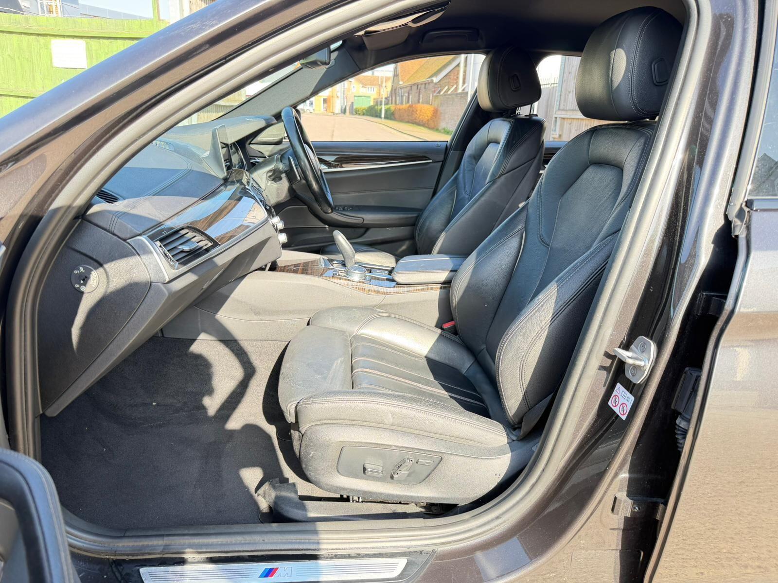 BMW 5 Series view 21