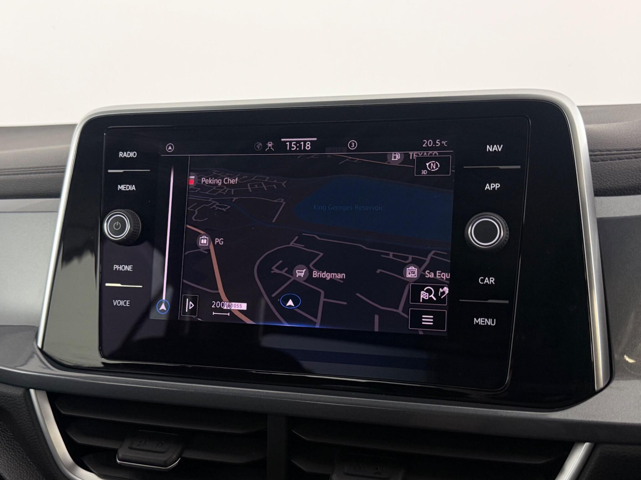 Volkswagen T-Roc view 22