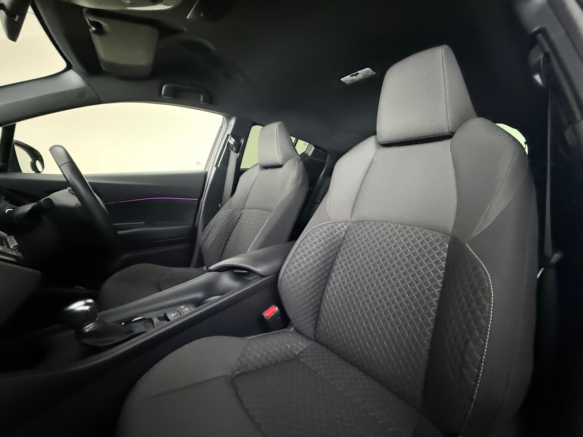 Toyota C-HR view 29