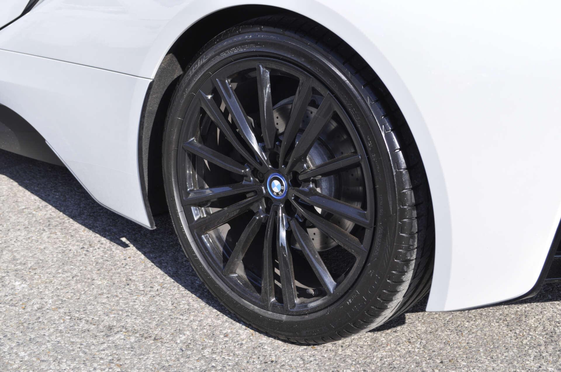 BMW I8 view 40