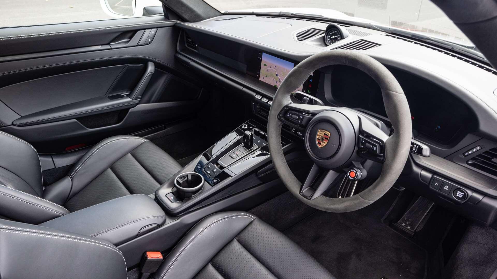 Porsche 911 view 12