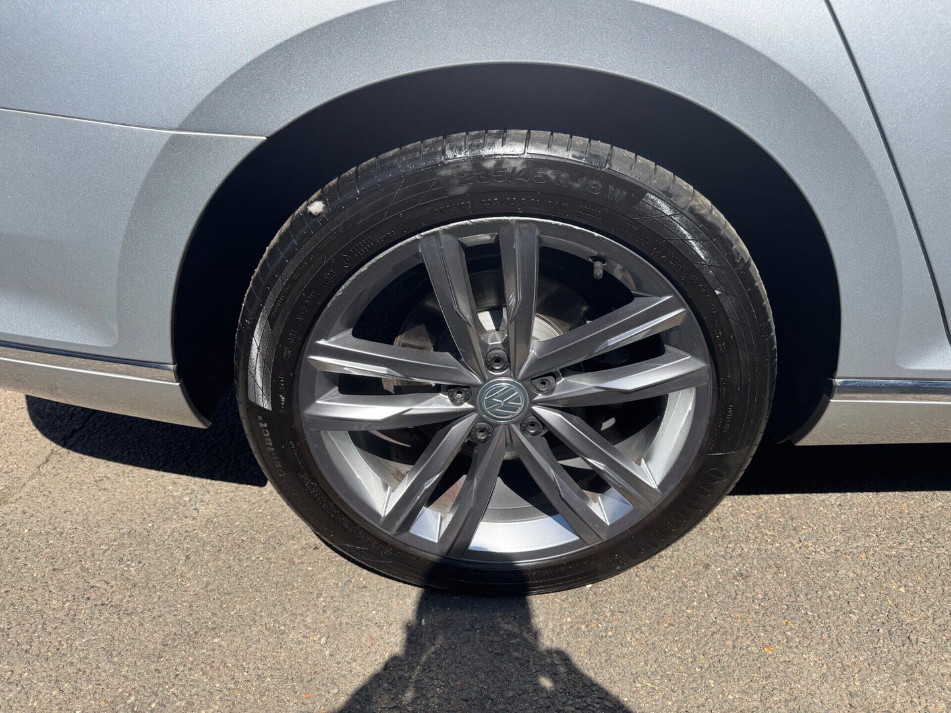 Volkswagen Passat view 31