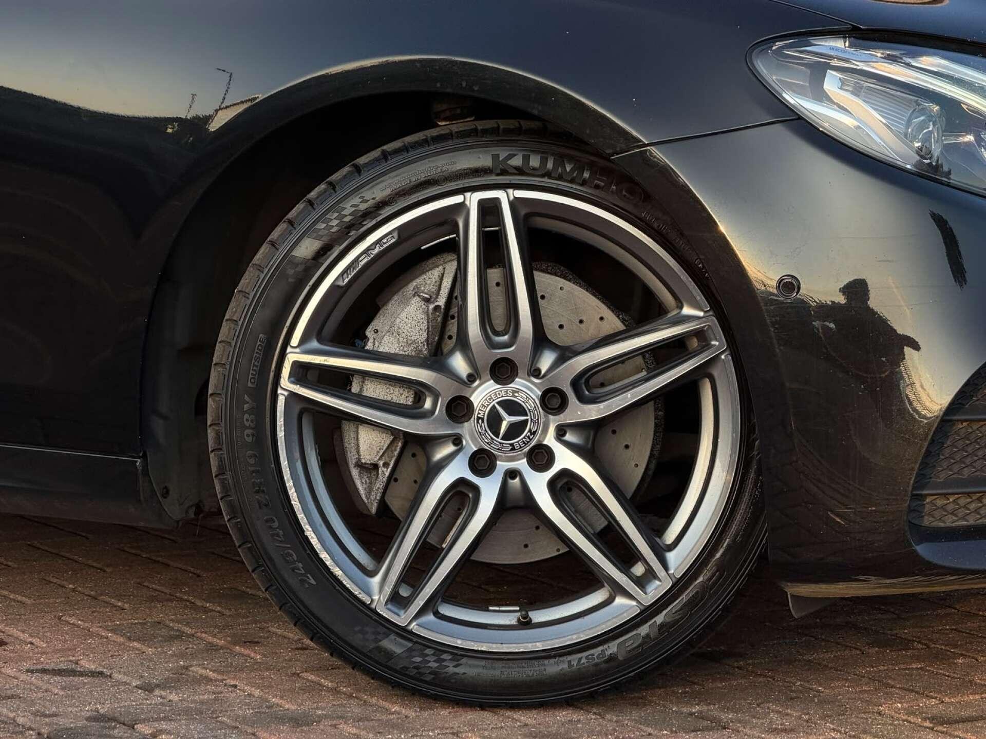 Mercedes-Benz E Class view 20